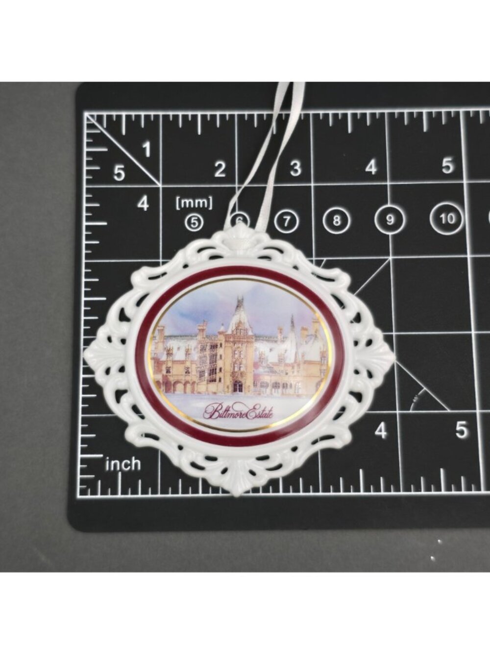 Vintage 1997 Biltmore Estate Fine Porcelain Ornament 24K Gold Trim Boxed 4" - Picture 10 of 11
